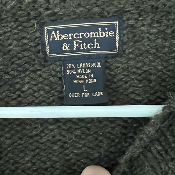 Academia Sweater - Picture 4 of 5